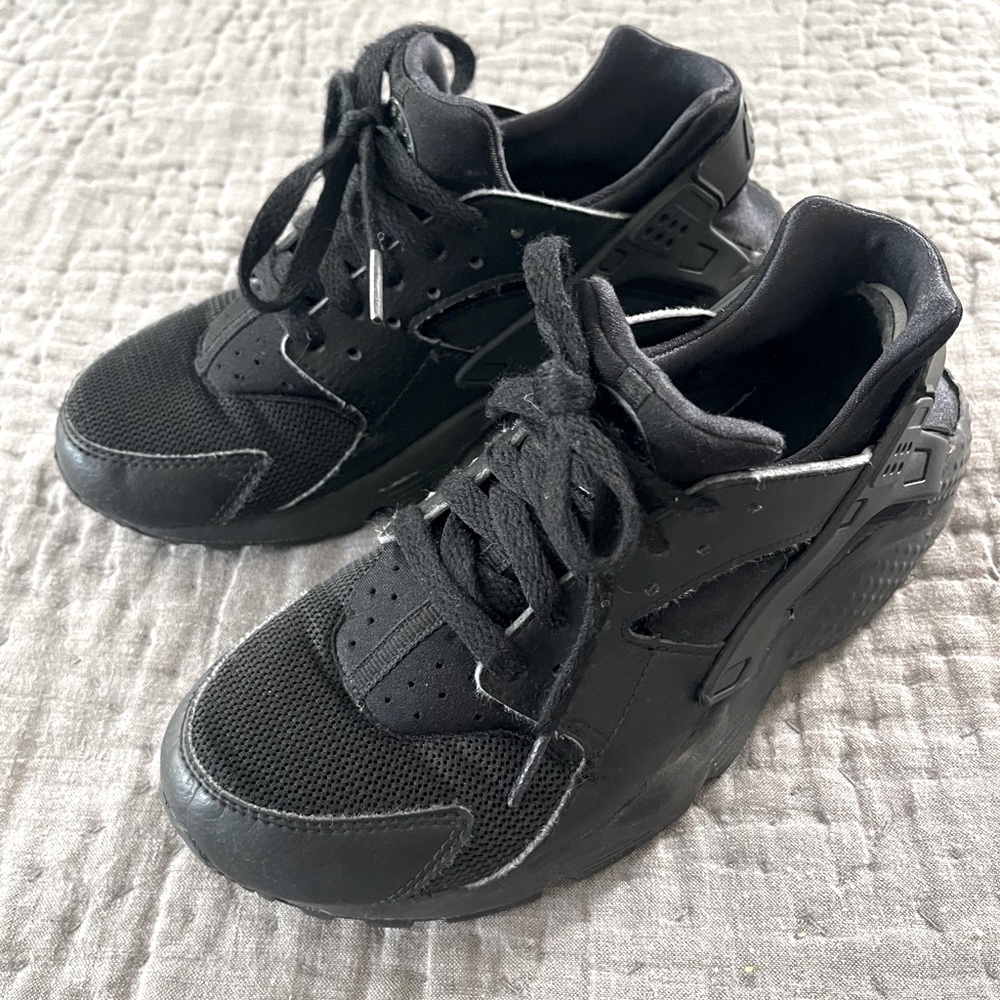 Nike Air Huarache GS Running Shoes Black Size 6Y Sneakers Youth Kids Boys
